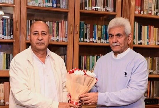 Political and teachers’ delegations call on LG Sinha