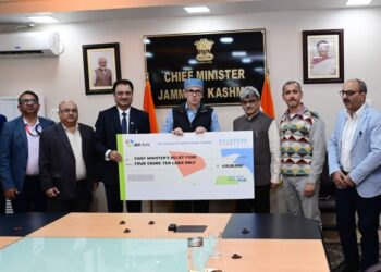 J&K Bank donates ₹4.10 crore to CM’s Relief Fund for flood-hit families