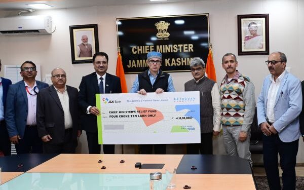 J&K Bank donates ₹4.10 crore to CM’s Relief Fund for flood-hit families