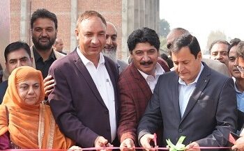 Javid Dar inaugurates Autumn Flower Festival at SKUAST-K