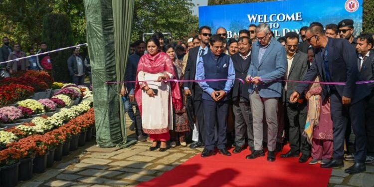 CM Abdullah opens Bagh-e-Gul-e-Dawood