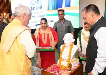 On Gandhi Jayanti, LG urges people to adopt Swadeshi, buy products made by SHGs, MSMEs