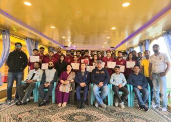 Dal Lake hosts  2nd Water Skiing graduation ceremony by IISM Gulmarg 