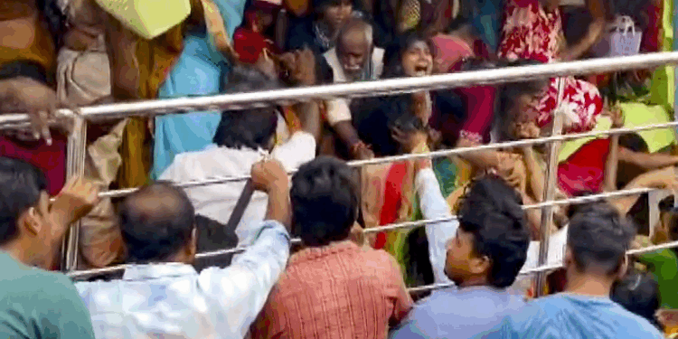 10 people killed at Kasibugga temple stampede in Andhra: Official