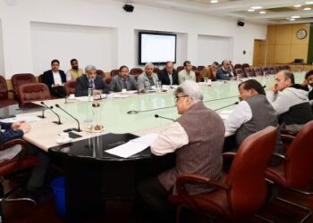 CM Omar Abdullah seeks fast-tracking of pending Revenue Dept works