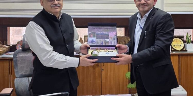 CSIR–IIIM briefs Chief Secretary on ongoing innovations