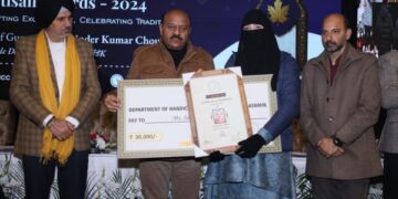 38 master craftsmen receive UT-level awards from Dy CM
