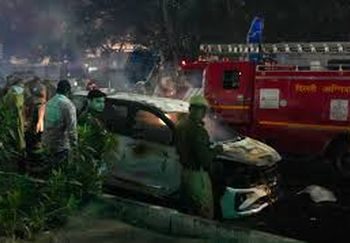 Eight killed in blast near Red Fort, cars gutted and several injured