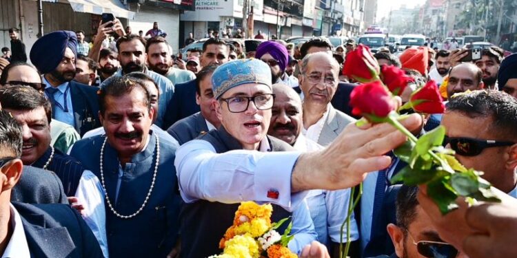 Jammu accords grand welcome to CM Abdullah on arrival after Darbar Move
