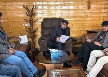 Legislators, public delegations meet Minister Satish Sharma at Sgr