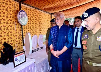 LG visits police commando centre in Jammu; reviews training programme