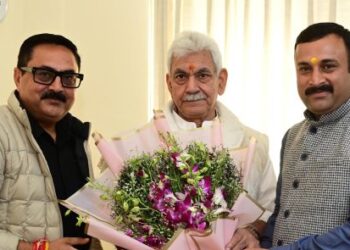 Dignitaries, delegations call on LG Sinha in Jammu