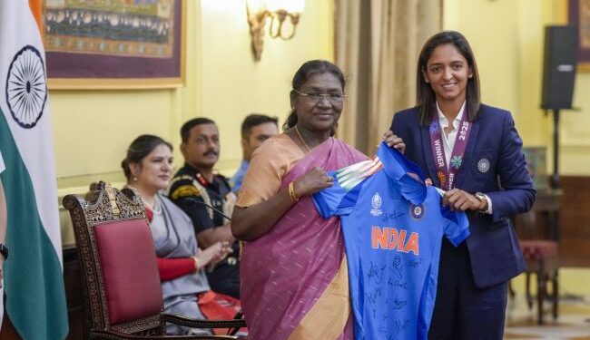 President Murmu lauds world champion women’s team; presented with signed jersey