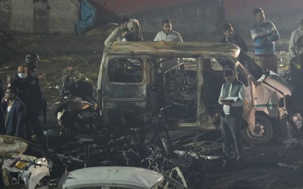 Eight killed in blast near Red Fort, cars gutted and several injured