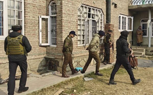 Police conduct raids across Kashmir on activists, places linked with Jamaat-e-Islami