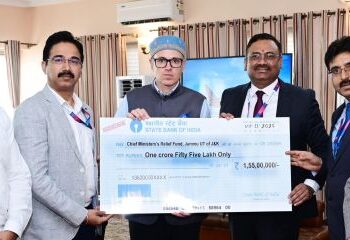 SBI donates ₹1.55 crore to Chief Minister’s Relief Fund