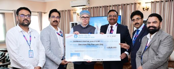 SBI donates ₹1.55 crore to Chief Minister’s Relief Fund