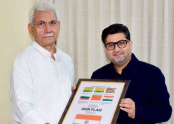 ICICI Bank Zonal Head, international para-athlete call on LG