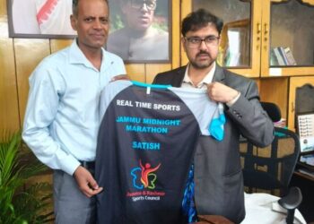 Satish Sharma unveils official Jersey for 3rd edition of Jammu Midnight Marathon