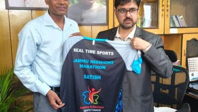 Satish Sharma unveils official Jersey for 3rd edition of Jammu Midnight Marathon