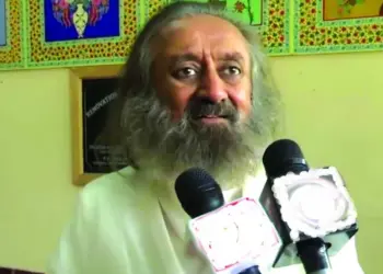 Must isolate elements brainwashing those carrying out acts like Delhi blast: Sri Sri Ravi Shankar