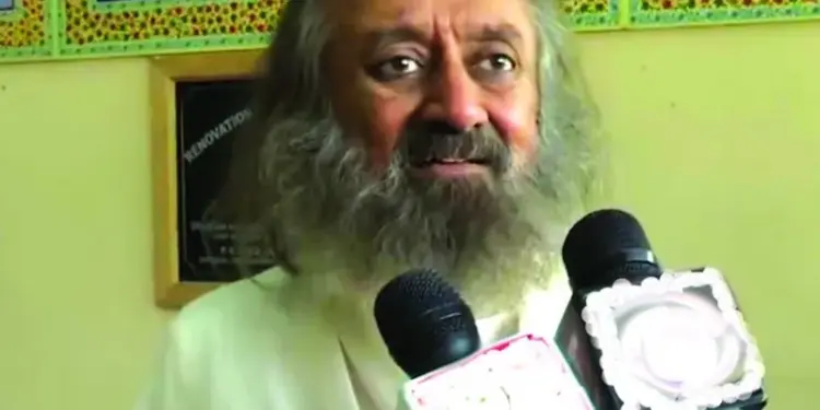 Must isolate elements brainwashing those carrying out acts like Delhi blast: Sri Sri Ravi Shankar