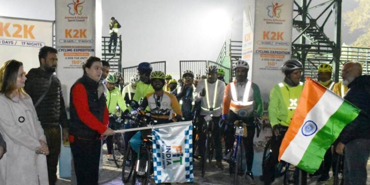 K2K Cycling Expedition flagged off from Srinagar