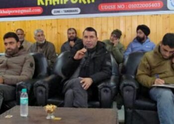 MLA Gulmarg holds public darbar at Wailoo & Khaipora Blocks