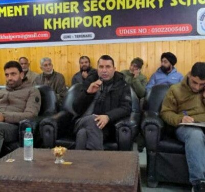 MLA Gulmarg holds public darbar at Wailoo & Khaipora Blocks