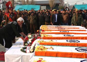 LG pays floral tributes to nine killed in accidental blast at Nowgam police station