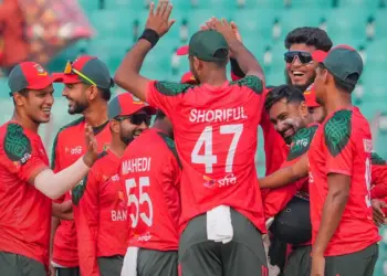 Tanzid’s record catches and unbeaten 55 lead Bangladesh to T20 series win over Ireland