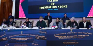 CM e-inaugurates, lays foundation stones of projects in Srinagar