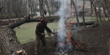 Sub-zero temperatures drop further across Kashmir