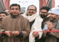 Div Com inaugurates Pheran Day, Jashn-e-Chilai-Kalan at Kashmir Haat