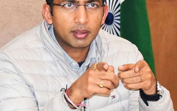 Div Com reviews progress of operationlisation of 60 MLD STP for Srinagar city