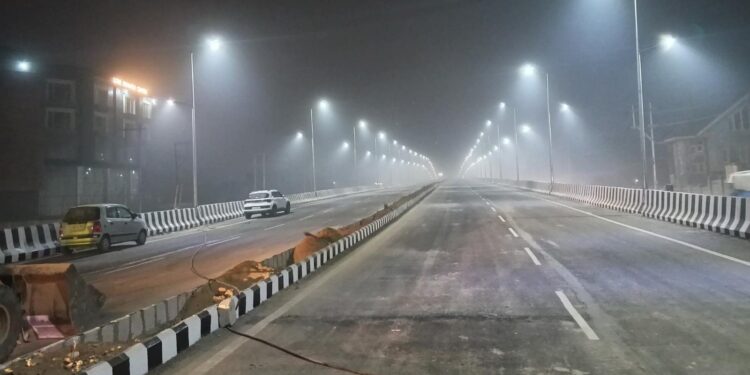 Govt opens new flyover in Srinagar