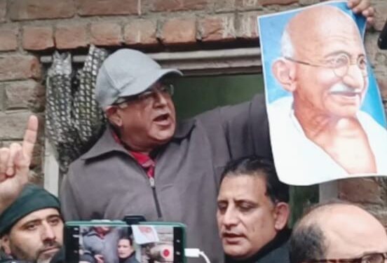 Congress protests in Srinagar against BJP-RSS move to repeal MGNREGA