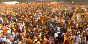 Lakhs participate in mega Gita recital in Kolkata