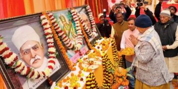 LG pays tributes to Malaviya & Vajpayee on their birth anniversary