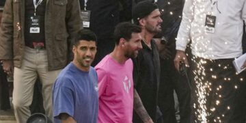 Football fans in frenzy as Messi winds up G.O.A.T. India Tour with Delhi leg