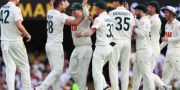 Steve Smith’s brilliance propels Australia to a victory in the 2nd test and a 2-0 Ashes lead