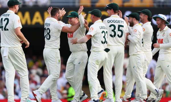 Steve Smith’s brilliance propels Australia to a victory in the 2nd test and a 2-0 Ashes lead