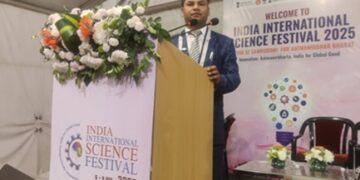 From Srinagar Tarmac to Chandigarh Stage: A Kashmiri Teacher’s Science Safari!