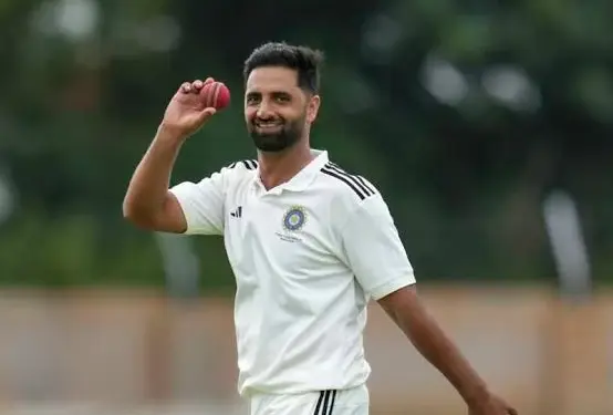 Auqib Nabi Dar Becomes Costliest J&K Player at IPL Season 19 Mini Auction
