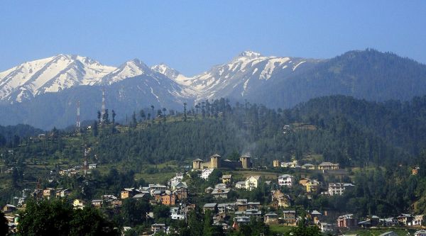 Lack of snowfall hits winter tourism, local economy in Bhaderwah
