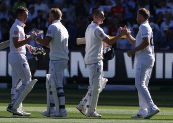 England ends 18-match winless streak in Australia with 4-wicket victory in the 4th Ashes test