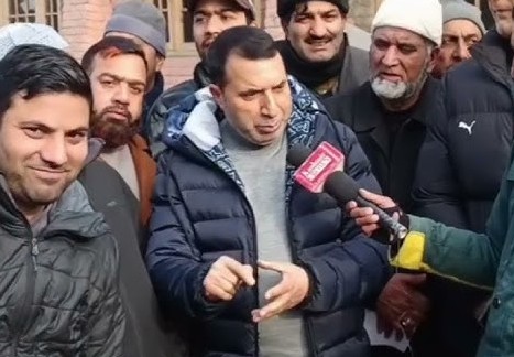 MLA Gulmarg reviews development works, promotes winter tourism