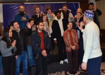 CM interacts with students of India Trek initiative