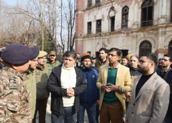 Div Com inaugurates Parking Facility at Old Secretariat