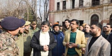 Div Com inaugurates Parking Facility at Old Secretariat